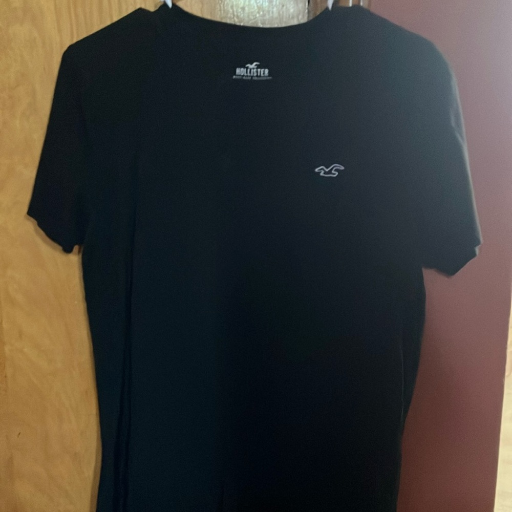 Hollister Black Short Sleeve Tee Classic Design